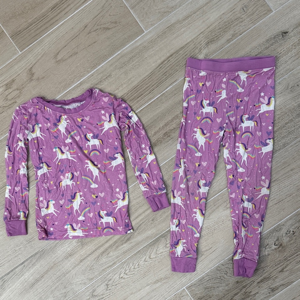 Lot: 3 pairs of girls pajamas 3T and 4T
